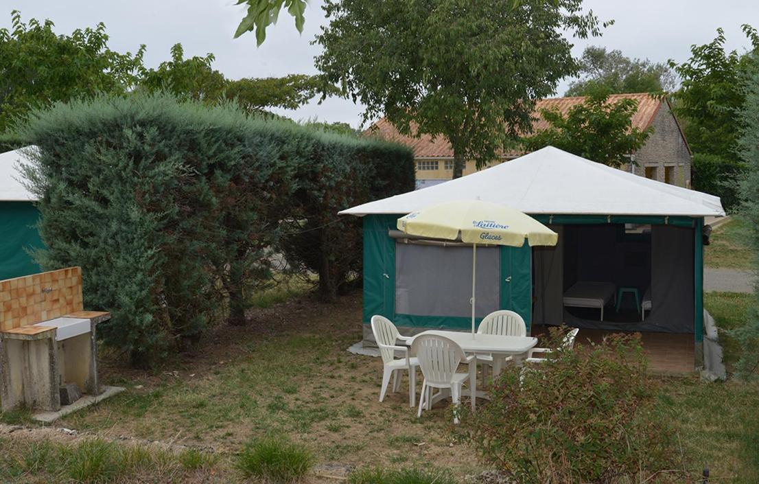 Campsite La Rouviere Les Pins Vagnas